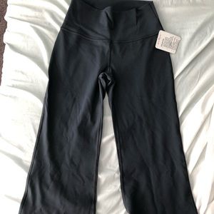 Lululemon Groove Grey Leggings in size 6